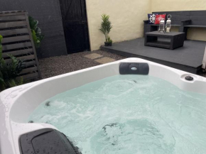 Château by the Sea - Luxury hotel style 3 bed with hot tub
